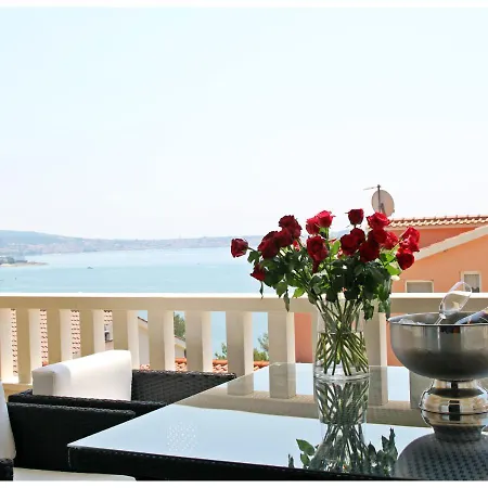 Apartment Lado