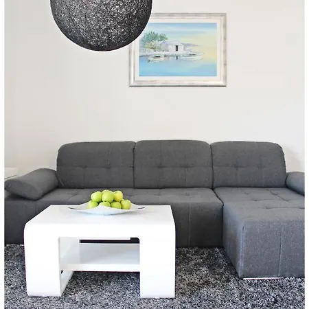 Lado Apartment