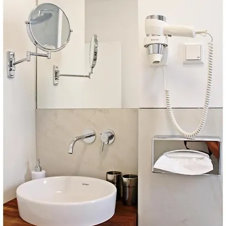 Apartment Lado *