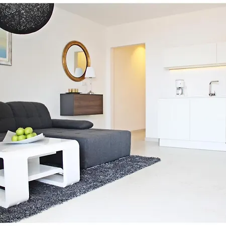 Lado Apartment