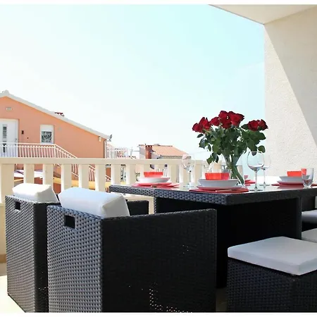 Apartment Lado