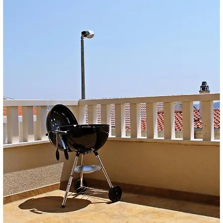 Apartment Lado *