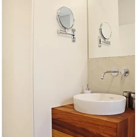 Lado Apartment *