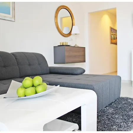 Apartment Lado
